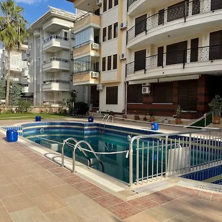 Oba Konak Sitesi Denize 150 M